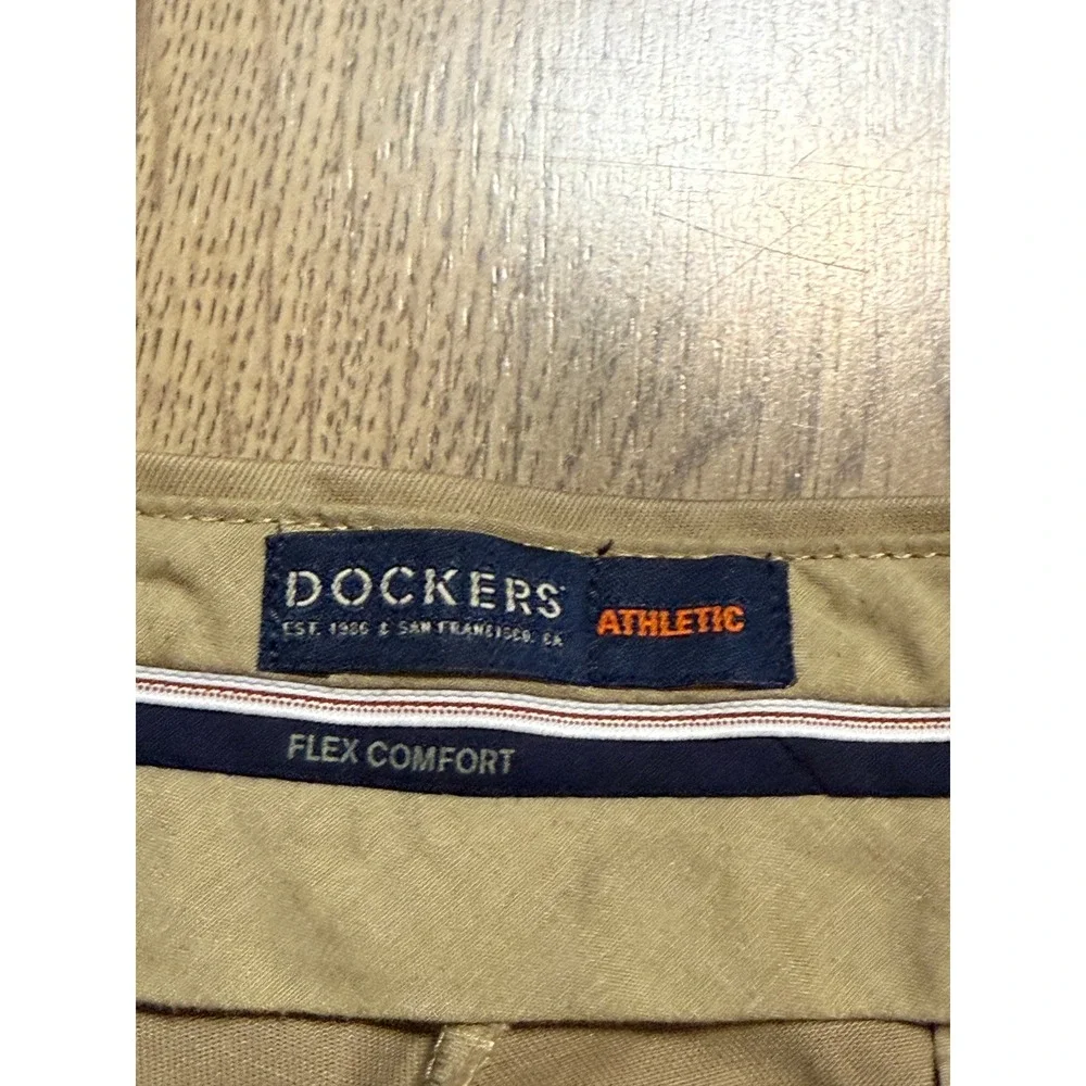 Dockers Pants Men Size 34x30 Tan Chino Pants Athletic Flex Comfort